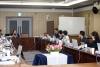 질문하고 있는 최유진 국립중앙도서관 온라인자료과 과장.