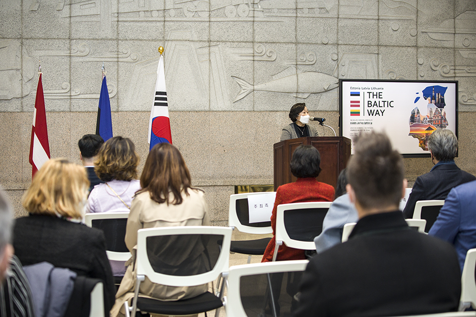 축사를 하고 있는 서혜란 국립중앙도서관장.